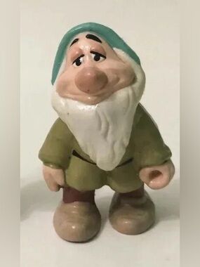 DISNEY - SNOW WHITE’S BASHFUL FIGURE
